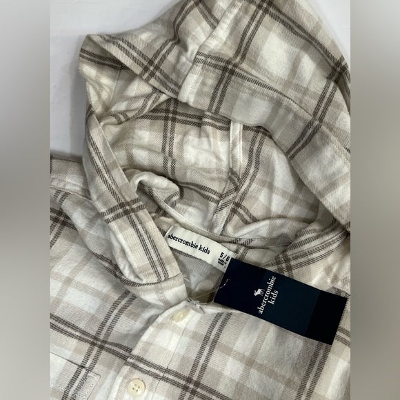 NWT🏷️ Abercrombie Kids 🫎BOY FLANNEL WITH HOOD 🧥SIZE 5-6 - Picture 5 of 6